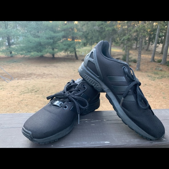 Adidas women’s sneakers - Picture 1 of 2